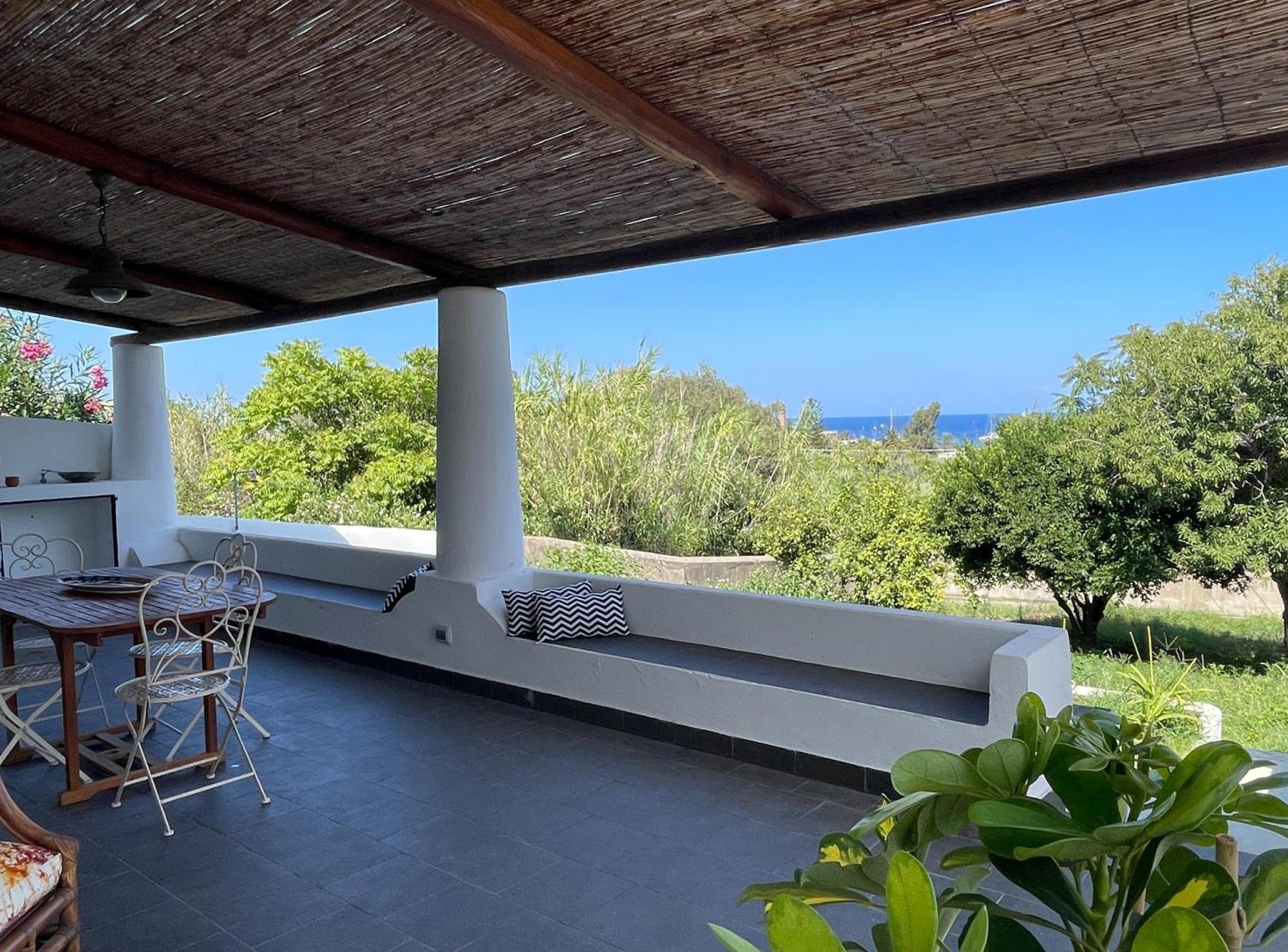 La Casa Del Geologo Apartment Stromboli Bagian luar foto